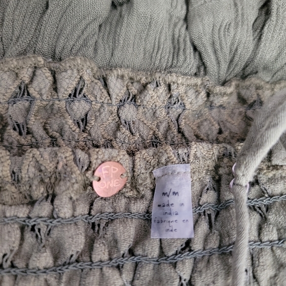 NEW Free People Adella Cami Crochet Lace Top V Neck Olive Sparrow Green - Picture 11 of 12